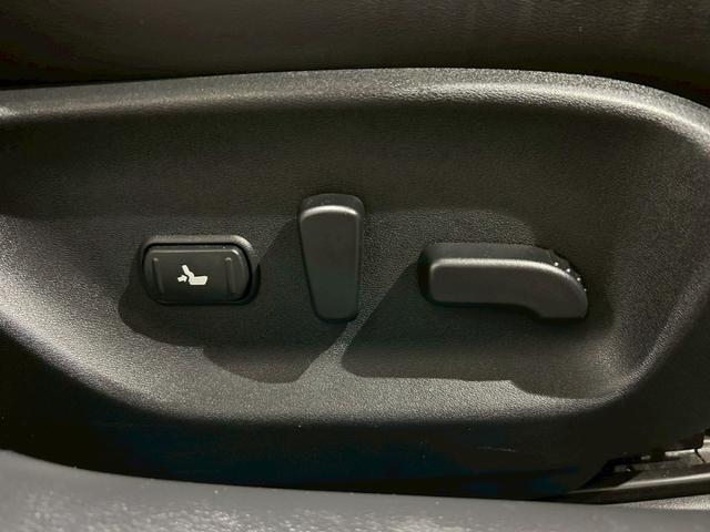 スカイライン 400R ユーザー買取車 サンルーフ 黒革スポーツシート nismoエアロ nismoチタンマフラー ENKEI Racing19インチAW レッドブレーキキャリパー 純正コネクトナビ 全方位運転支援システム(37枚目)