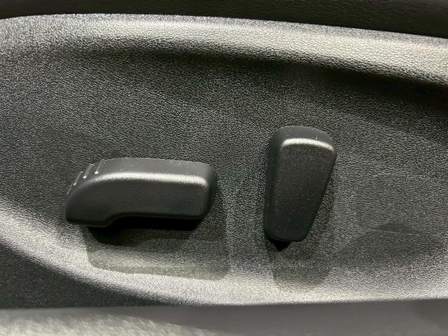 スカイライン 400R ユーザー買取車 サンルーフ 黒革スポーツシート nismoエアロ nismoチタンマフラー ENKEI Racing19インチAW レッドブレーキキャリパー 純正コネクトナビ 全方位運転支援システム(38枚目)