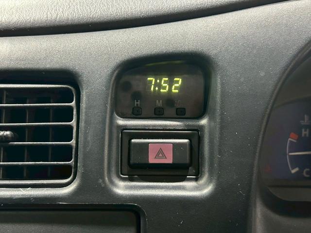 ハイラックススポーツピック エクストラキャブ ユーザー買取 ムーンルーフ エクストラキャブ 社外15インチAW ブロックタイヤ メッキフロントグリル 電動メッキドアミラー 社外オーディオ ETC ABS パワーウィンドウ 1方開荷台 シートカバー(20枚目)