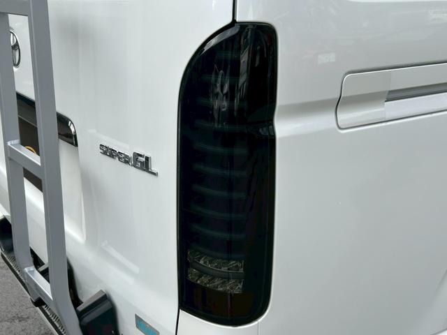 ハイエースバン スーパーGL ダークプライムII ワンオーナー 純正ナビ フルセグTV ETC パノラミックビューモニター デジタルインナーミラー 社外LEDテール(純正有) リヤラダールーフキャリア レザー調シートカバー 取説 新車保証書 スペキー(10枚目)