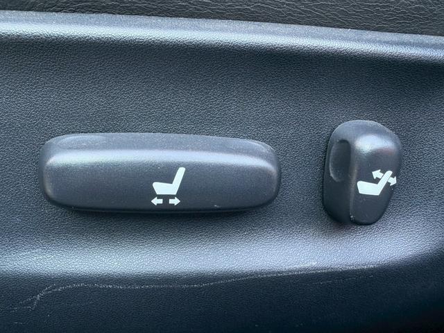 クラウンマジェスタ Gタイプ 本革シート サンルーフ 純正ナビ モデリスタフルエアロ 社外マフラー Bカメラ TV ウッドコンビステアリング シートヒーター シートベンチレーション ETC レーダークルコン カード型スペアキー(36枚目)