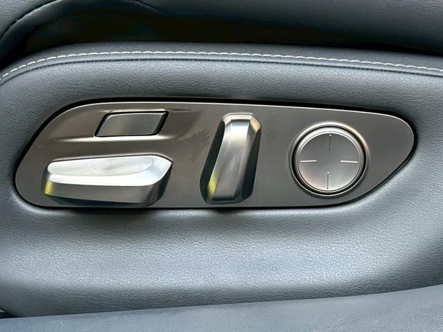 ＬＳ ＬＳ５００　Ｆスポーツ　マークレビンソン　ムーンルーフ　デジタルインナーミラー　ＨＵＤ　ＢＳＭ　レーダークルーズコントロール　シートヒーター／ベンチレーション　メーカーナビ　全周囲モニター　ＥＴＣ　純正２０インチＡＷ（17枚目）