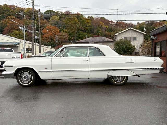 シボレーインパラ 　１９６３年モデル　外装オリジナル　ハイドロなし　クーペ　ビンテージエアー　ダコタメーター　デーモンキャブレター　車検令和９年６月　ＥＴＣ（4枚目）