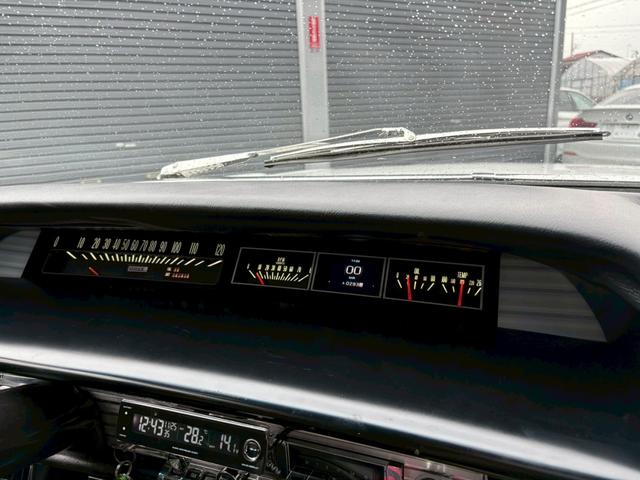 シボレーインパラ 　１９６３年モデル　外装オリジナル　ハイドロなし　クーペ　ビンテージエアー　ダコタメーター　デーモンキャブレター　車検令和９年６月　ＥＴＣ（22枚目）