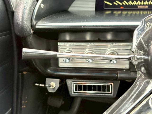 シボレーインパラ 　１９６３年モデル　外装オリジナル　ハイドロなし　クーペ　ビンテージエアー　ダコタメーター　デーモンキャブレター　車検令和９年６月　ＥＴＣ（23枚目）