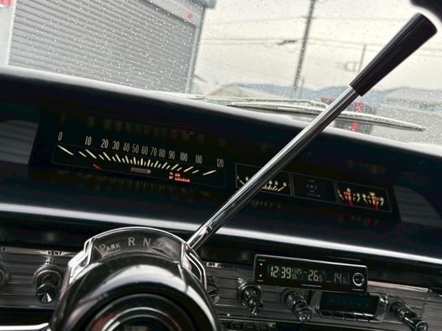 シボレーインパラ 　１９６３年モデル　外装オリジナル　ハイドロなし　クーペ　ビンテージエアー　ダコタメーター　デーモンキャブレター　車検令和９年６月　ＥＴＣ（24枚目）