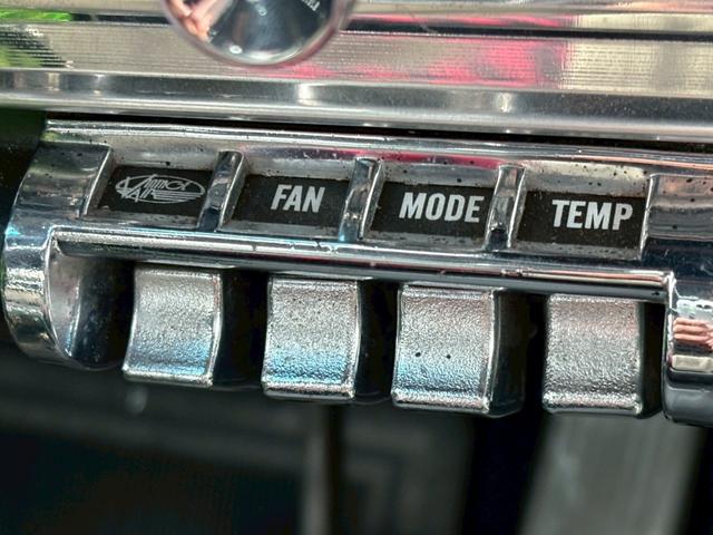 シボレーインパラ 　１９６３年モデル　外装オリジナル　ハイドロなし　クーペ　ビンテージエアー　ダコタメーター　デーモンキャブレター　車検令和９年６月　ＥＴＣ（33枚目）