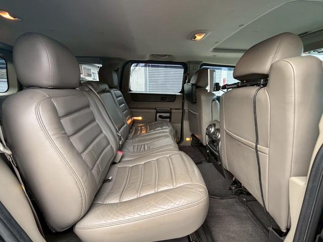 ハマーH2 タイプG 三井物産新車並行車 レザーシート サンルーフ BOSEサウンド バックモニター TV ETC ヒッチメンバー ランチョショックアブソーバー 社外マフラー 社外22インチアルミホイール 保証書 スペア(15枚目)