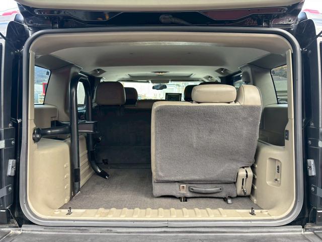 ハマーH2 タイプG 三井物産新車並行車 レザーシート サンルーフ BOSEサウンド バックモニター TV ETC ヒッチメンバー ランチョショックアブソーバー 社外マフラー 社外22インチアルミホイール 保証書 スペア(16枚目)