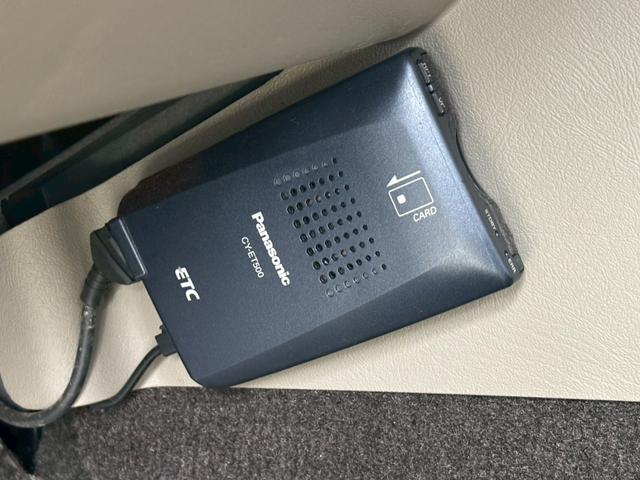 ハマーH2 タイプG 三井物産新車並行車 レザーシート サンルーフ BOSEサウンド バックモニター TV ETC ヒッチメンバー ランチョショックアブソーバー 社外マフラー 社外22インチアルミホイール 保証書 スペア(35枚目)