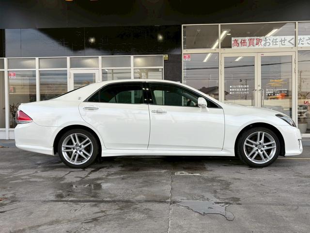 クラウン 2.5アスリート アニバーサリーエディション ユーザー買取車 メーカーナビ バックガイドモニター メーカーOPブラック革シート シートヒーター ベンチレーション パワーシート 純正18インチAW 純正スポイラー(サイドシル/リア/リアアンダー)(4枚目)