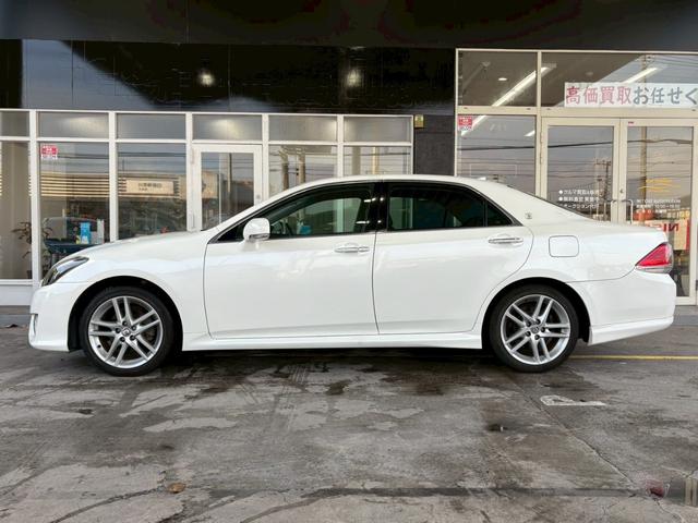 クラウン 2.5アスリート アニバーサリーエディション ユーザー買取車 メーカーナビ バックガイドモニター メーカーOPブラック革シート シートヒーター ベンチレーション パワーシート 純正18インチAW 純正スポイラー(サイドシル/リア/リアアンダー)(8枚目)