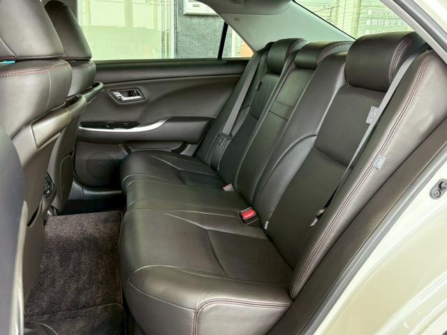 クラウン 2.5アスリート アニバーサリーエディション ユーザー買取車 メーカーナビ バックガイドモニター メーカーOPブラック革シート シートヒーター ベンチレーション パワーシート 純正18インチAW 純正スポイラー(サイドシル/リア/リアアンダー)(13枚目)