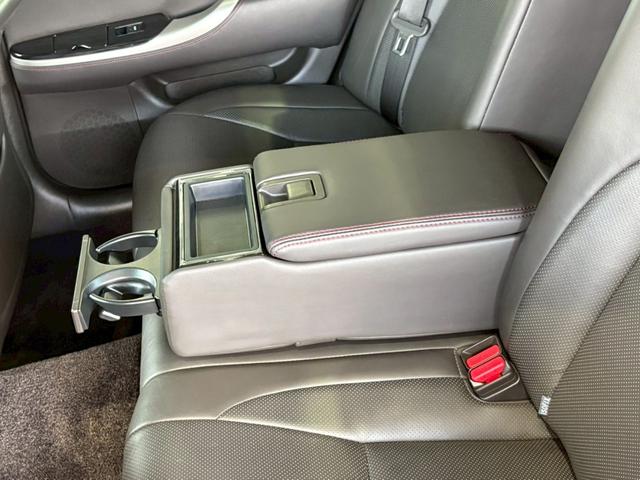 クラウン 2.5アスリート アニバーサリーエディション ユーザー買取車 メーカーナビ バックガイドモニター メーカーOPブラック革シート シートヒーター ベンチレーション パワーシート 純正18インチAW 純正スポイラー(サイドシル/リア/リアアンダー)(14枚目)