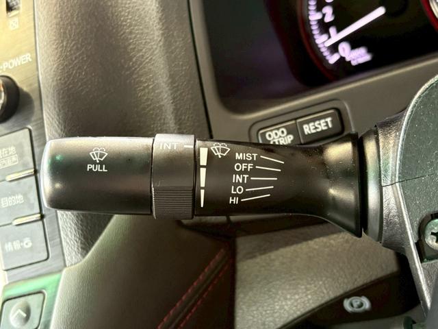 クラウン 2.5アスリート アニバーサリーエディション ユーザー買取車 メーカーナビ バックガイドモニター メーカーOPブラック革シート シートヒーター ベンチレーション パワーシート 純正18インチAW 純正スポイラー(サイドシル/リア/リアアンダー)(22枚目)