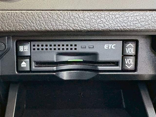 クラウン 2.5アスリート アニバーサリーエディション ユーザー買取車 メーカーナビ バックガイドモニター メーカーOPブラック革シート シートヒーター ベンチレーション パワーシート 純正18インチAW 純正スポイラー(サイドシル/リア/リアアンダー)(33枚目)