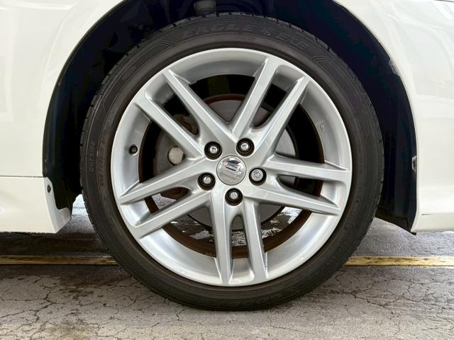 クラウン 2.5アスリート アニバーサリーエディション ユーザー買取車 メーカーナビ バックガイドモニター メーカーOPブラック革シート シートヒーター ベンチレーション パワーシート 純正18インチAW 純正スポイラー(サイドシル/リア/リアアンダー)(35枚目)