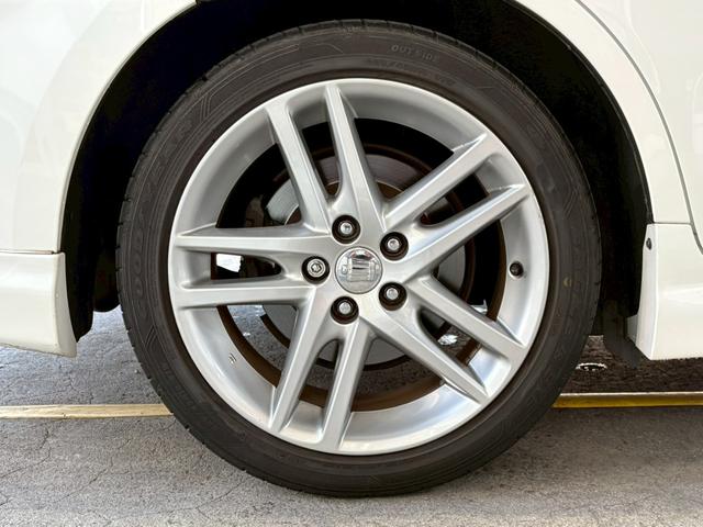 クラウン 2.5アスリート アニバーサリーエディション ユーザー買取車 メーカーナビ バックガイドモニター メーカーOPブラック革シート シートヒーター ベンチレーション パワーシート 純正18インチAW 純正スポイラー(サイドシル/リア/リアアンダー)(36枚目)