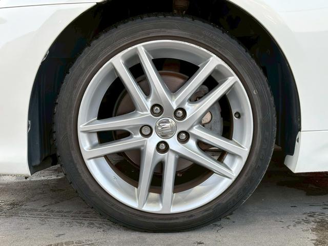 クラウン 2.5アスリート アニバーサリーエディション ユーザー買取車 メーカーナビ バックガイドモニター メーカーOPブラック革シート シートヒーター ベンチレーション パワーシート 純正18インチAW 純正スポイラー(サイドシル/リア/リアアンダー)(38枚目)