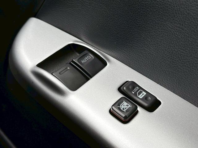 ハイエースワゴン グランドキャビン 8ナンバー登録(3ナンバー対応) ベッドキット ローダウン オーバーフェンダー 社外ボンネット 社外テール パワースライドドア LEDヘッドライト 社外20インチアルミ 社外ナビ フルセグTV(33枚目)