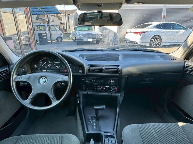 ５シリーズ ５２５ｉ　ワンオーナー　左ハンドル　ＥＴＣ　純正１５インチＡＷ（10枚目）