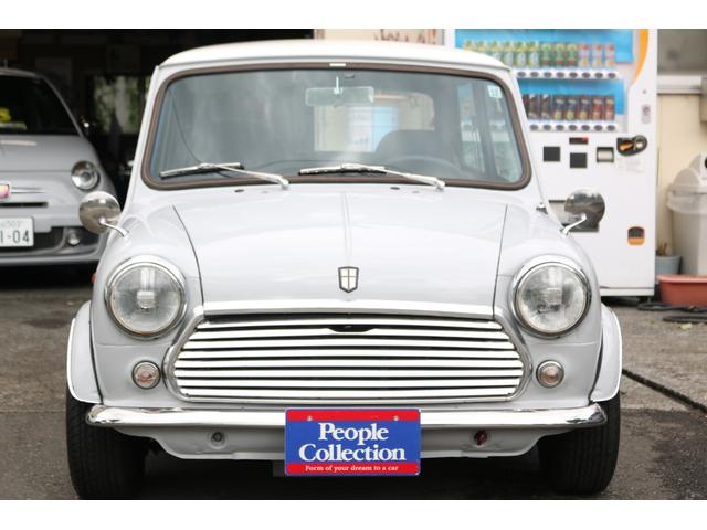 ＭＩＮＩ １．３　４速マニュアル　ＳＵツインキャブ　左ハンドル　センターメーター　１０インチアルミホイール　ナルディステアリング　センターキー　ハイローキット　コイルサス　車検令和８年１２月　クーラー付き　ＥＴＣ（4枚目）