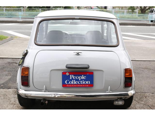 ＭＩＮＩ １．３　４速マニュアル　ＳＵツインキャブ　左ハンドル　センターメーター　１０インチアルミホイール　ナルディステアリング　センターキー　ハイローキット　コイルサス　車検令和８年１２月　クーラー付き　ＥＴＣ（7枚目）
