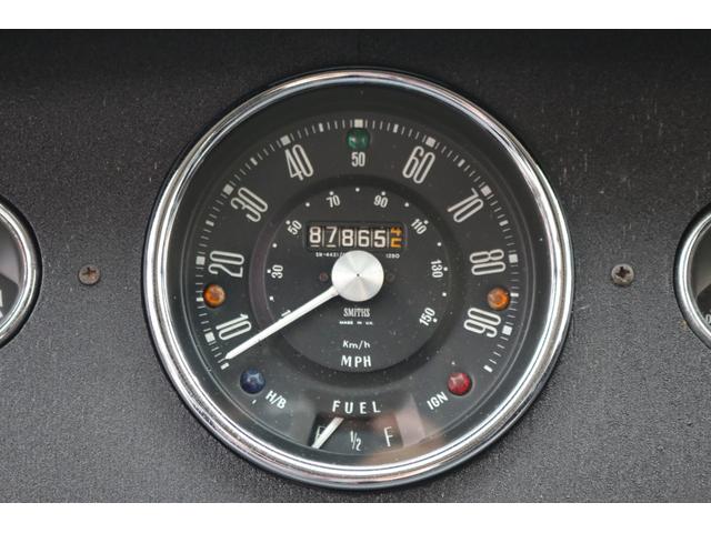 ＭＩＮＩ １．３　４速マニュアル　ＳＵツインキャブ　左ハンドル　センターメーター　１０インチアルミホイール　ナルディステアリング　センターキー　ハイローキット　コイルサス　車検令和８年１２月　クーラー付き　ＥＴＣ（16枚目）