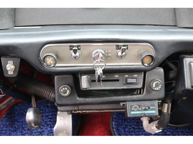 ＭＩＮＩ １．３　４速マニュアル　ＳＵツインキャブ　左ハンドル　センターメーター　１０インチアルミホイール　ナルディステアリング　センターキー　ハイローキット　コイルサス　車検令和８年１２月　クーラー付き　ＥＴＣ（17枚目）