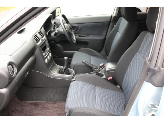 インプレッサスポーツワゴン 15i 5速マニュアル 走行距離48000キロ EJ15水平対向エンジン キーレス スペアキー ETC オートエアコン 純正15インチアルミ 鷹目インプ アクアブルーメタリック フォグランプ ルーフスポイラー(11枚目)