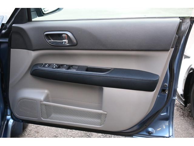 フォレスター 2.0XS 5速マニュアル 4WD キーレス EJ20水平対向エンジン ETC 社外16インチアルミ オートエアコン 走行距離3万キロ ルーフレール 運転席パワーシート ニューポートブルーパール(21枚目)