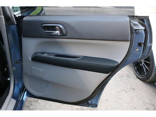 フォレスター 2.0XS 5速マニュアル 4WD キーレス EJ20水平対向エンジン ETC 社外16インチアルミ オートエアコン 走行距離3万キロ ルーフレール 運転席パワーシート ニューポートブルーパール(28枚目)