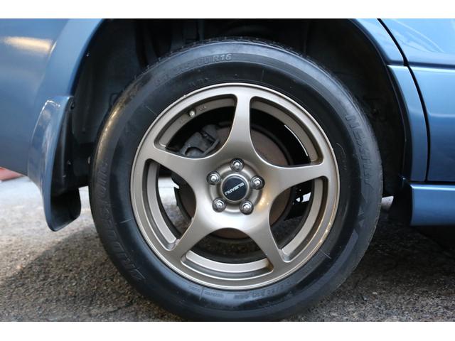 フォレスター 2.0XS 5速マニュアル 4WD キーレス EJ20水平対向エンジン ETC 社外16インチアルミ オートエアコン 走行距離3万キロ ルーフレール 運転席パワーシート ニューポートブルーパール(34枚目)