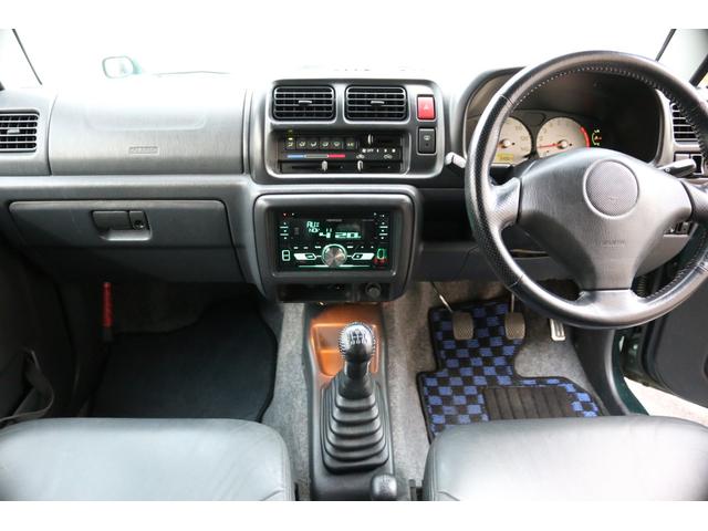 ジムニー ランドベンチャー　５速マニュアル　走行距離３５０００キロ　キーレス　４ＷＤ　ハーフレザーシート　タイミングチェーン　１６インチアルミ　グローブグリーン（2枚目）