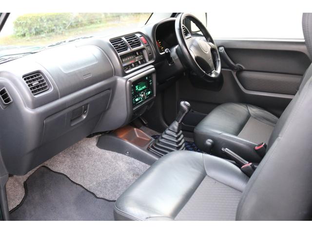 ジムニー ランドベンチャー　５速マニュアル　走行距離３５０００キロ　キーレス　４ＷＤ　ハーフレザーシート　タイミングチェーン　１６インチアルミ　グローブグリーン（10枚目）