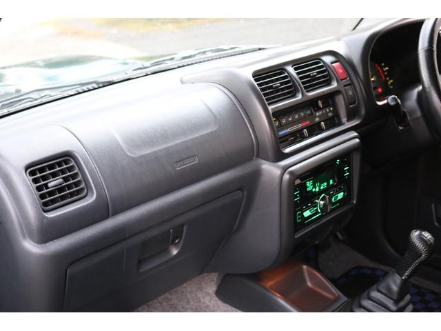 ジムニー ランドベンチャー　５速マニュアル　走行距離３５０００キロ　キーレス　４ＷＤ　ハーフレザーシート　タイミングチェーン　１６インチアルミ　グローブグリーン（17枚目）