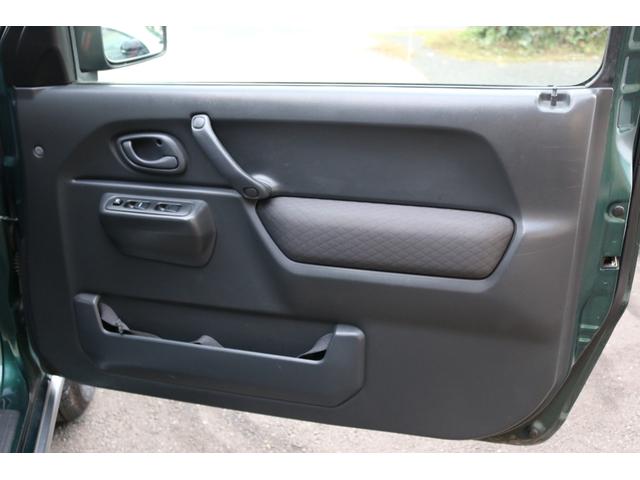 ジムニー ランドベンチャー　５速マニュアル　走行距離３５０００キロ　キーレス　４ＷＤ　ハーフレザーシート　タイミングチェーン　１６インチアルミ　グローブグリーン（21枚目）