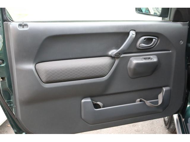 ジムニー ランドベンチャー　５速マニュアル　走行距離３５０００キロ　キーレス　４ＷＤ　ハーフレザーシート　タイミングチェーン　１６インチアルミ　グローブグリーン（22枚目）