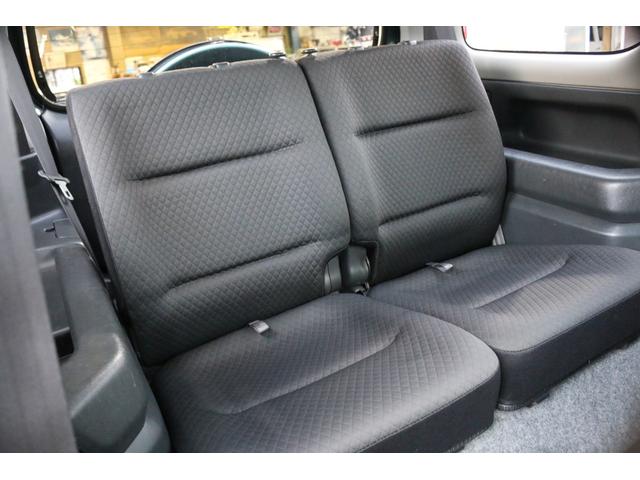 ジムニー ランドベンチャー　５速マニュアル　走行距離３５０００キロ　キーレス　４ＷＤ　ハーフレザーシート　タイミングチェーン　１６インチアルミ　グローブグリーン（23枚目）