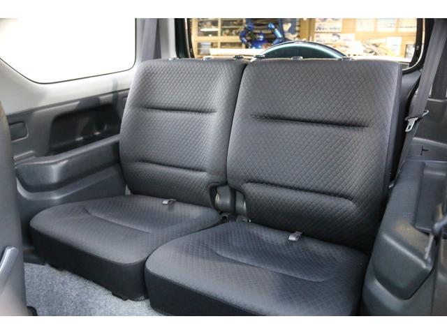 ジムニー ランドベンチャー　５速マニュアル　走行距離３５０００キロ　キーレス　４ＷＤ　ハーフレザーシート　タイミングチェーン　１６インチアルミ　グローブグリーン（24枚目）