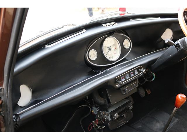 MINI 4速マニュアル 1000ccキャブ SUキャブ センターメーター 10インチアルミ モトリタステアリング ハイローキット フェンダーミラー ディーラー車 修復歴無(15枚目)