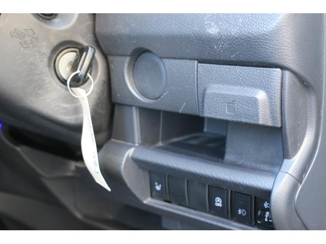 ハスラー Ｇ　５速マニュアル　社外ナビ　テレビ　ＤＶＤ　ＥＴＣ　キーレス　社外１４インチアルミ　シートヒーター　オートエアコン　クールカーキパールメタリック（19枚目）