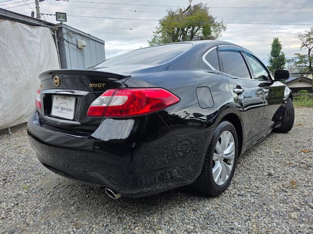フーガ ３７０ＧＴ　純正メーカーナビ　ＣＤ　ＤＢＤ　地デジＴＶ　ビルトインＥＴＣ　クルーズコントロール　パワーシート　バックカメラ　ベンチレーションシート（3枚目）
