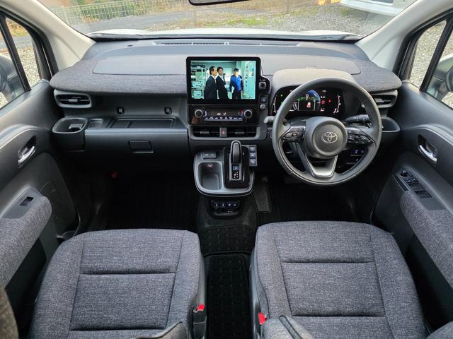 シエンタ ハイブリッドＺ　Ｒ５年　実走行１万キロ台　車検令和９年１１月　純正１０．５インチナビ　Ｂｌｕｅｔｏｏｔｈ　モデリスタエアロ　パーキングサポートブレーキ（11枚目）