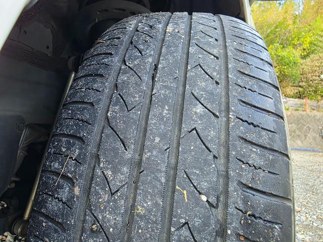 プリウスアルファ Ｓ　車検令和９年４月　純正ＳＤナビ　ＣＤ　ＤＶＤ　地デジＴＶ　Ｂｌｕｅｔｏｏｔｈ　ビルトインＥＴＣ　バックカメラ　スマートキー×２（14枚目）