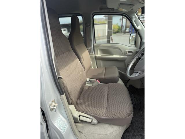 エブリイ ＰＣ　車検８年７月　４ＷＤ　４速ＡＴ　ナビ　ＥＴＣ　ドライブレコーダー　オーバーヘッドレス（9枚目）