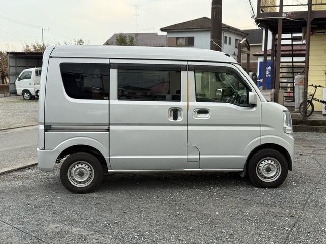 ＮＶ１００クリッパーバン ＤＸ　ＧＬパッケージ　車検２年間　キーレス　バックカメラ　オーバーヘッドレス　２ｎｄ発進（6枚目）