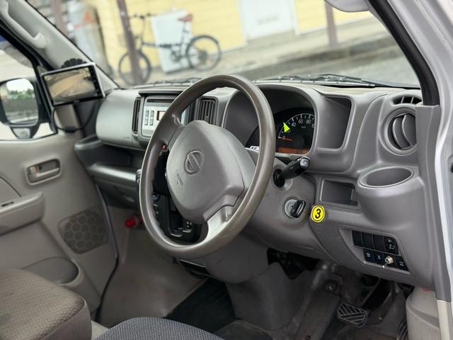 ＮＶ１００クリッパーバン ＤＸ　ＧＬパッケージ　車検２年間　キーレス　バックカメラ　オーバーヘッドレス　２ｎｄ発進（7枚目）