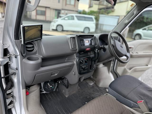 ＮＶ１００クリッパーバン ＤＸ　ＧＬパッケージ　車検２年間　キーレス　バックカメラ　オーバーヘッドレス　２ｎｄ発進（8枚目）