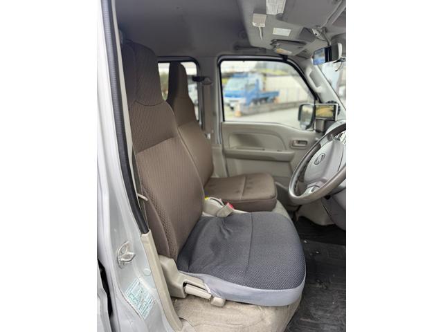ＮＶ１００クリッパーバン ＤＸ　ＧＬパッケージ　車検２年間　キーレス　バックカメラ　オーバーヘッドレス　２ｎｄ発進（9枚目）